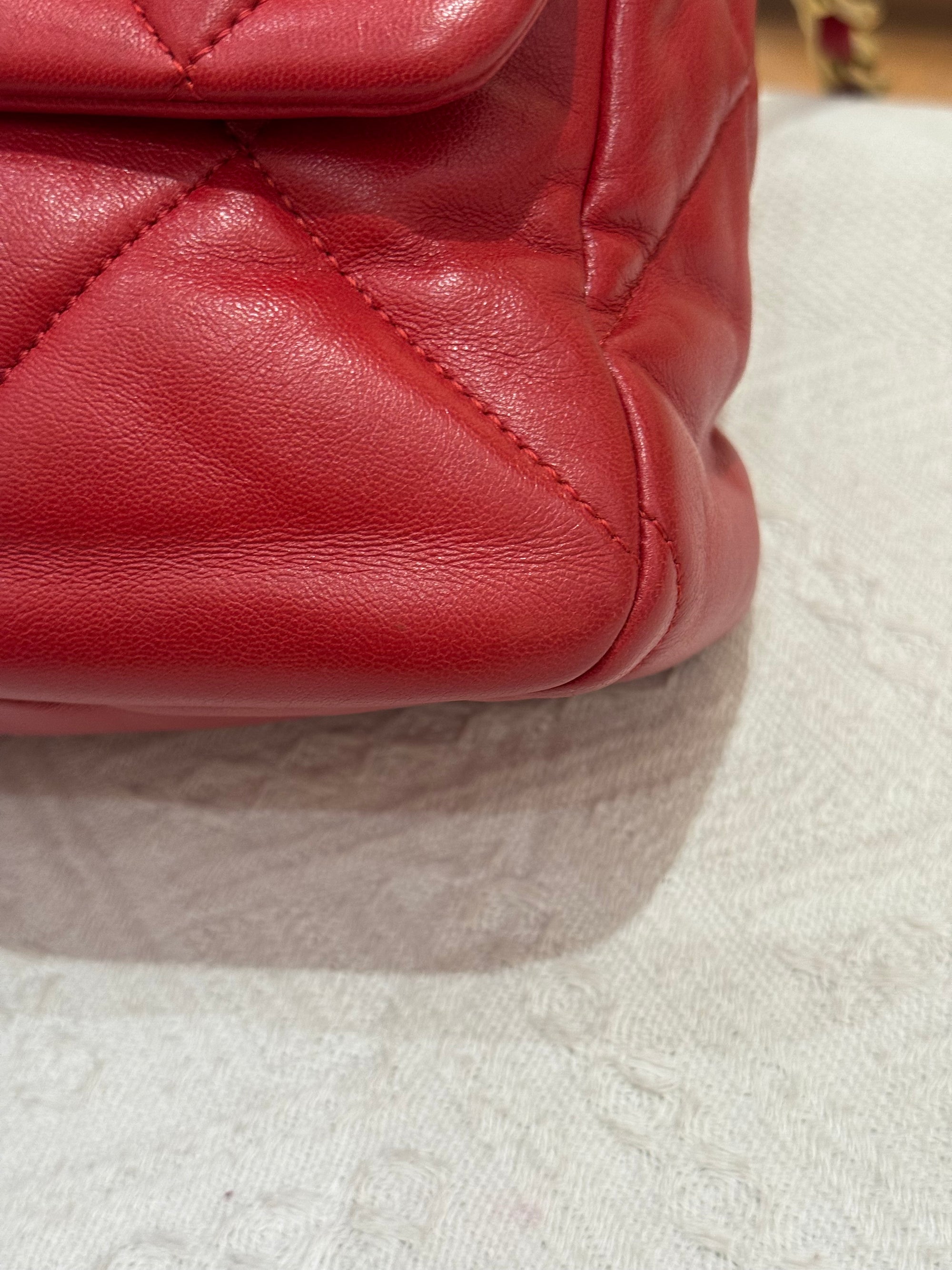 Chanel 19 Medium