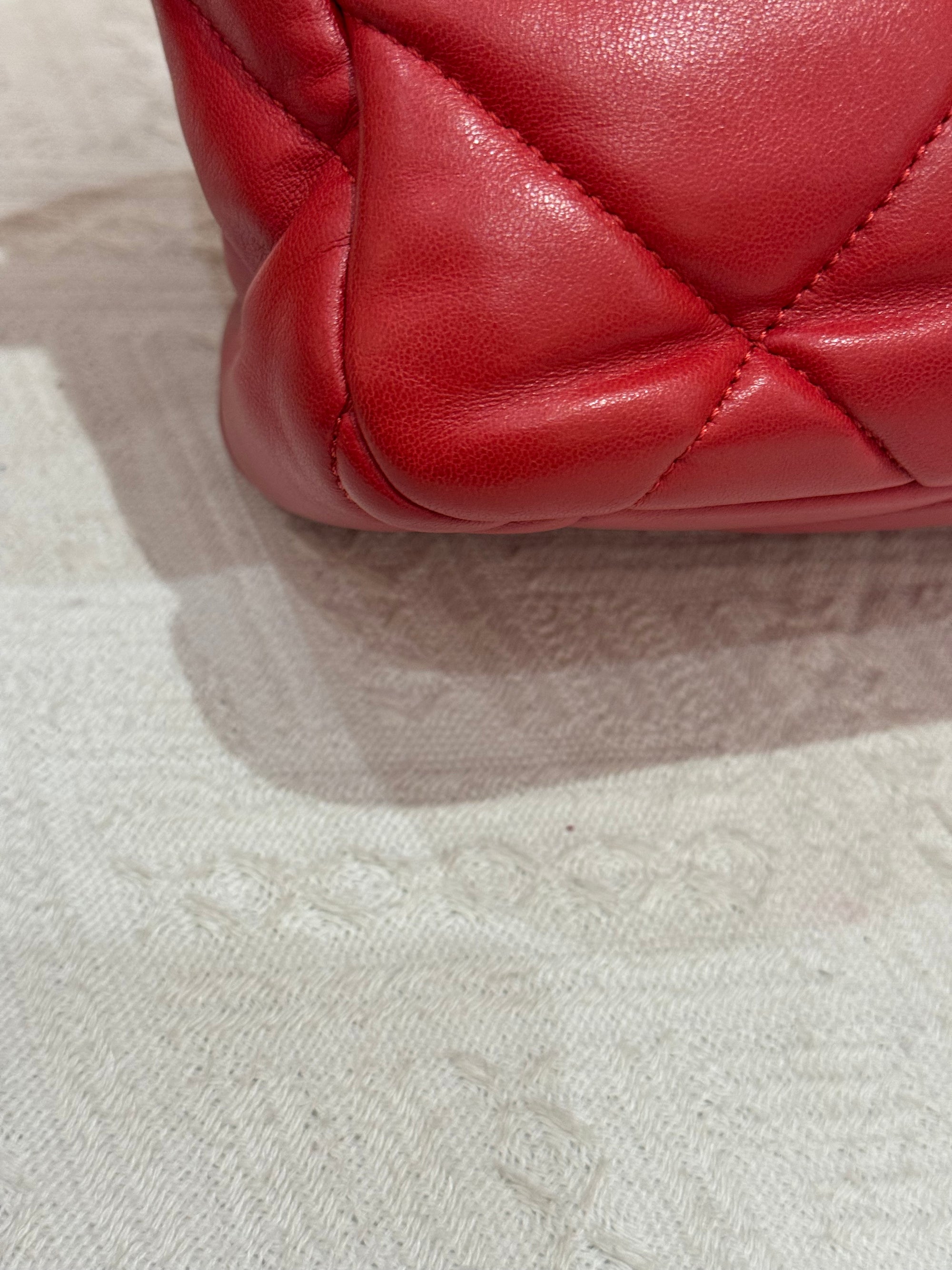 Chanel 19 Medium