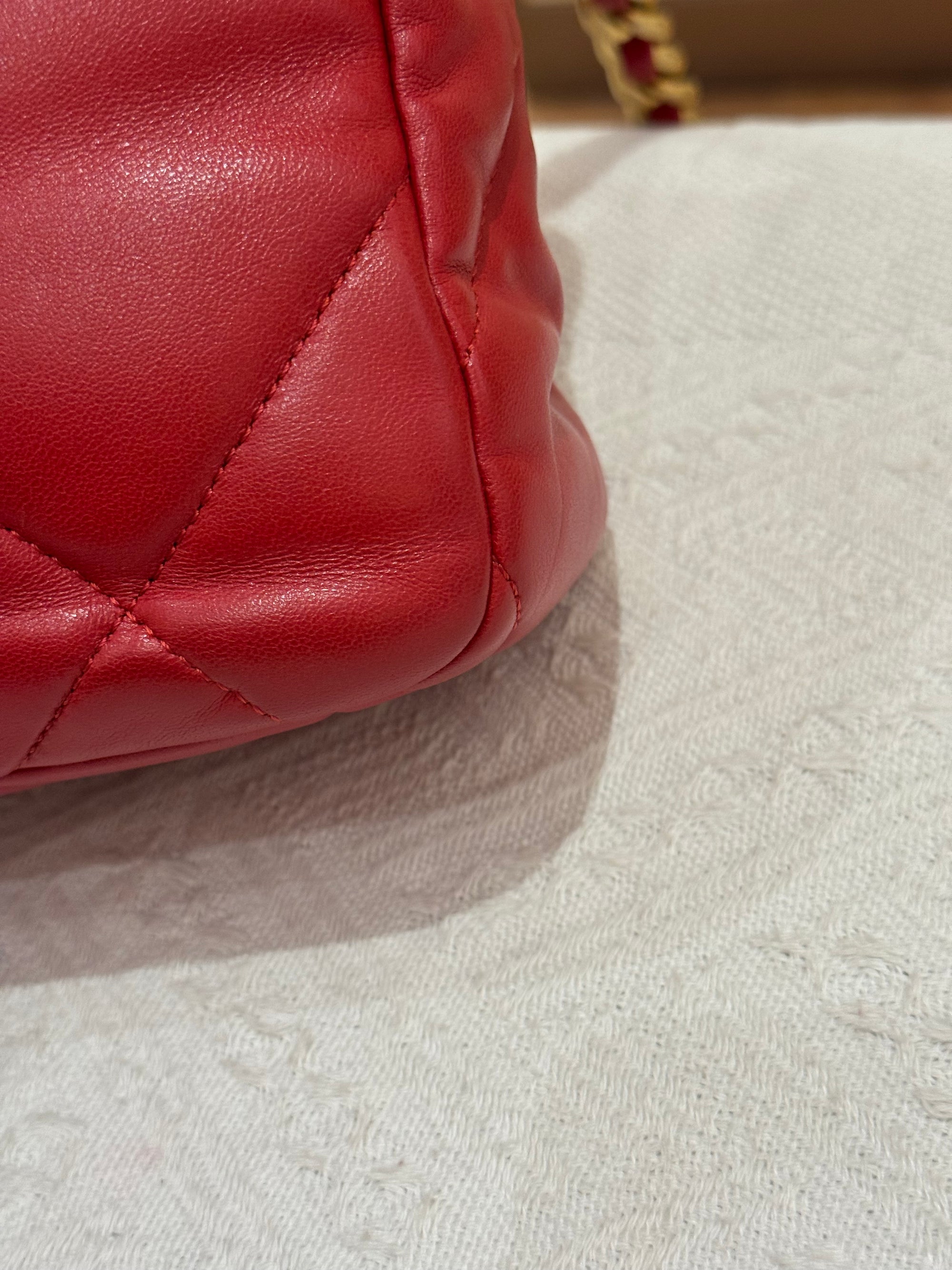Chanel 19 Medium