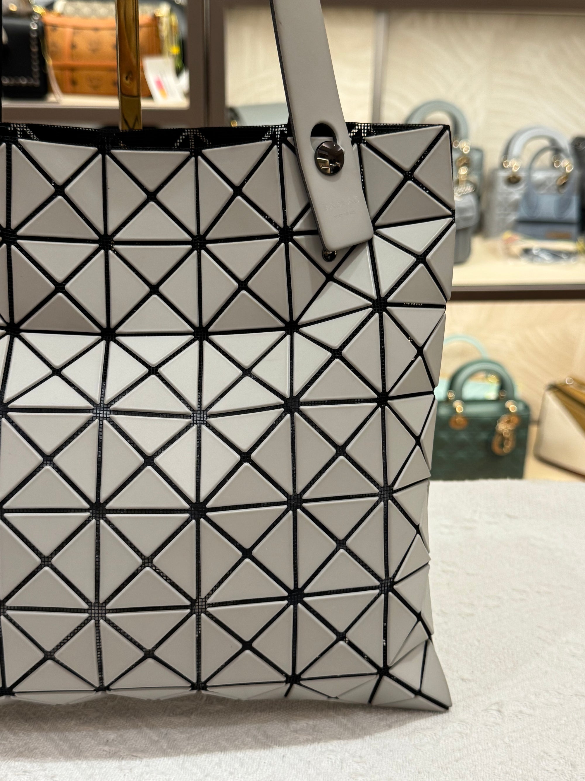 Bao Bao Totebag Grey