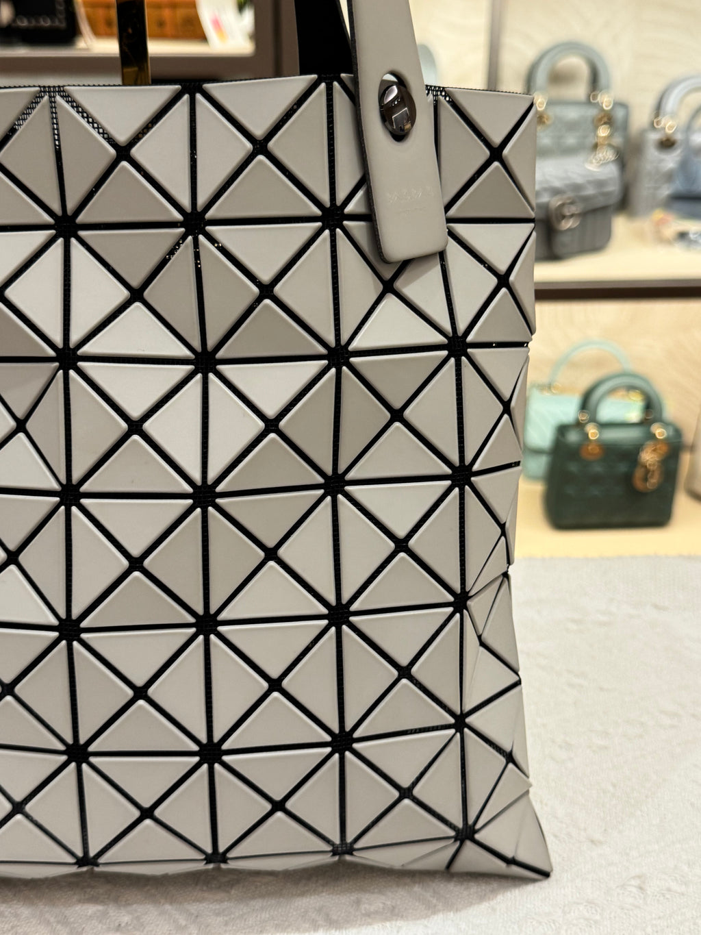 Bao Bao Totebag Grey