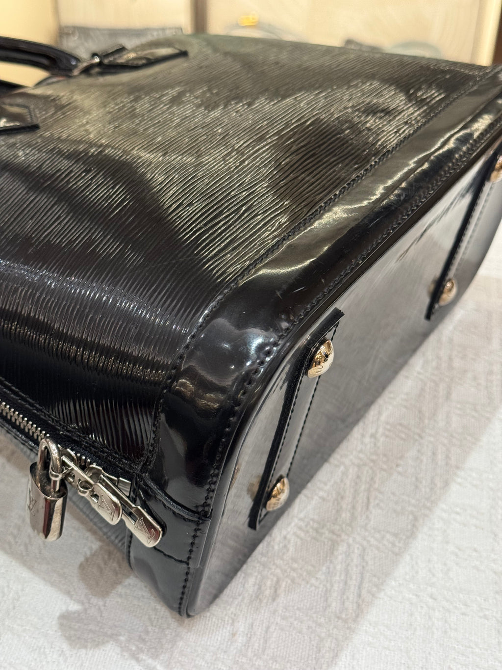 Louis Vuitton Alma PM Epi black Patent