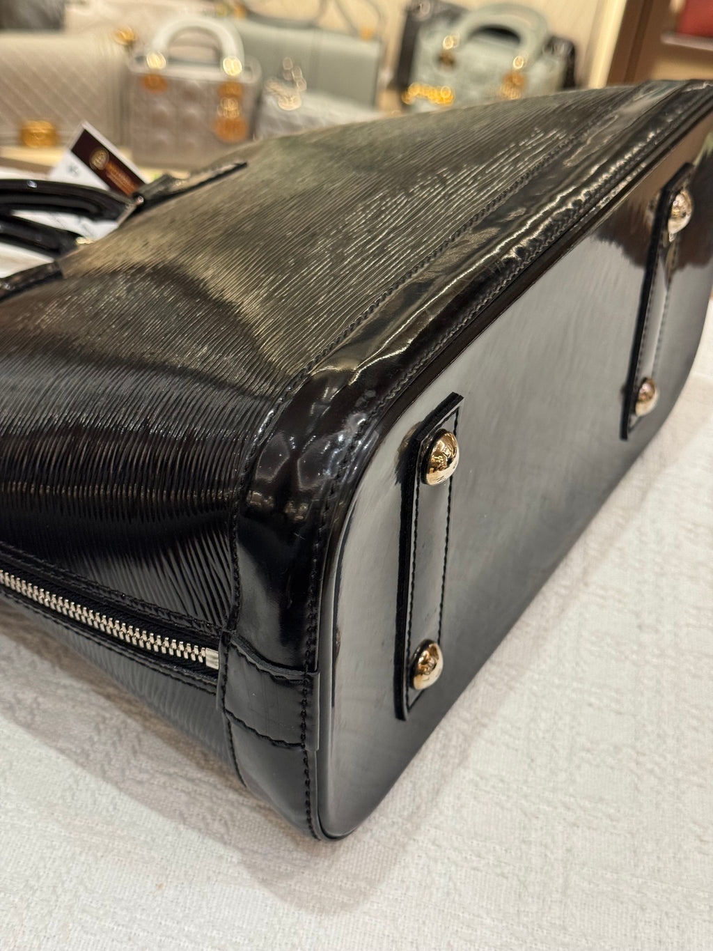 Louis Vuitton Alma PM Epi black Patent
