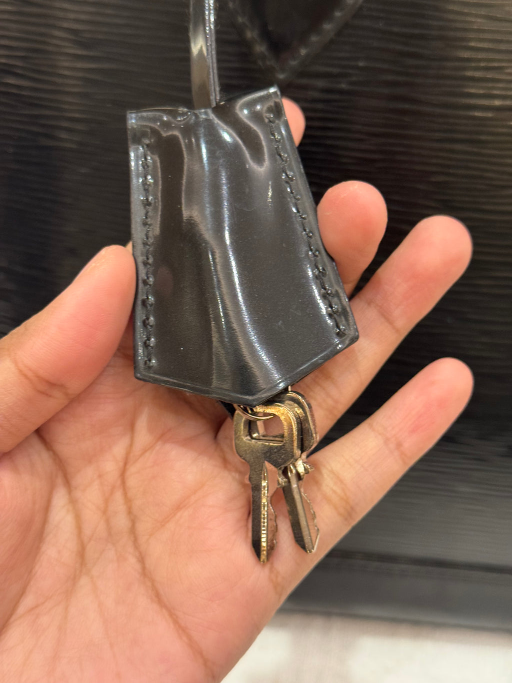 Louis Vuitton Alma PM Epi black Patent