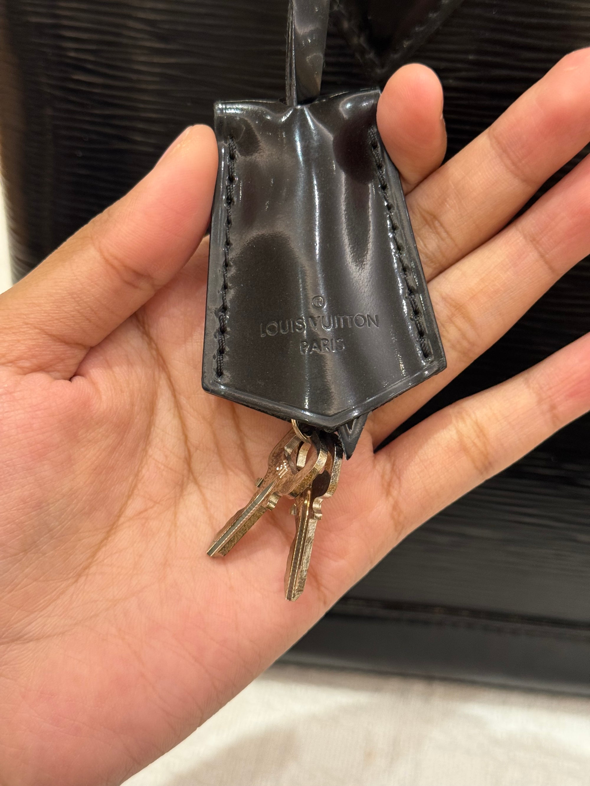 Louis Vuitton Alma PM Epi black Patent