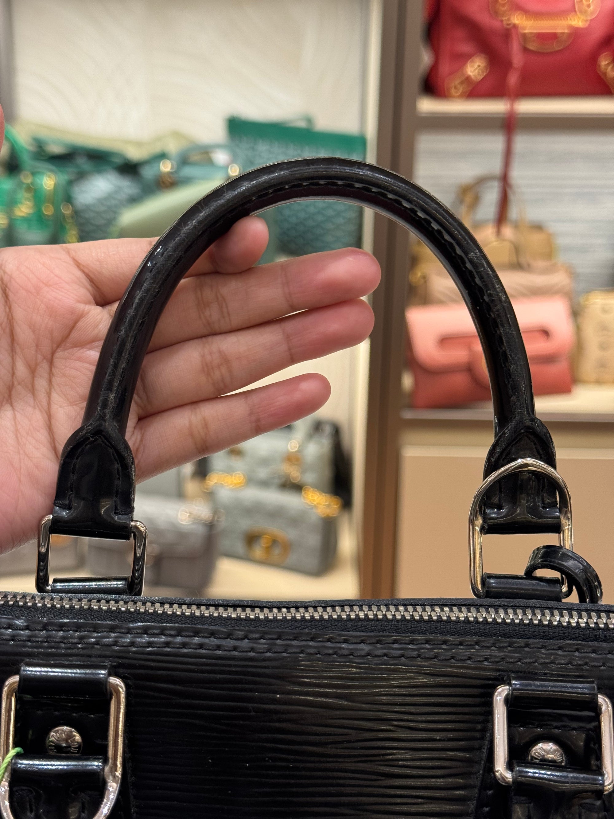 Louis Vuitton Alma PM Epi black Patent
