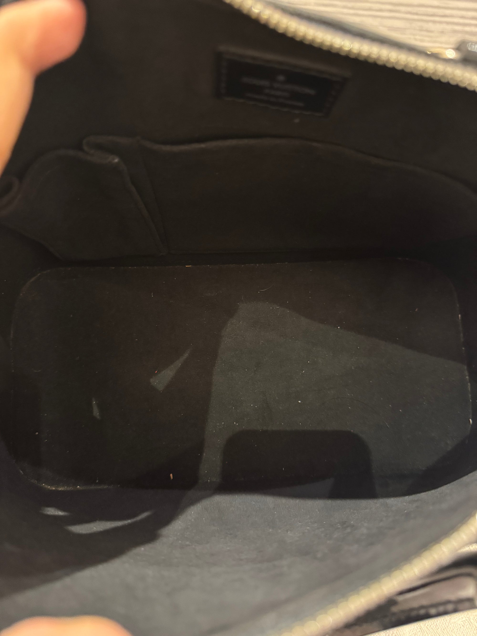 Louis Vuitton Alma PM Epi black Patent