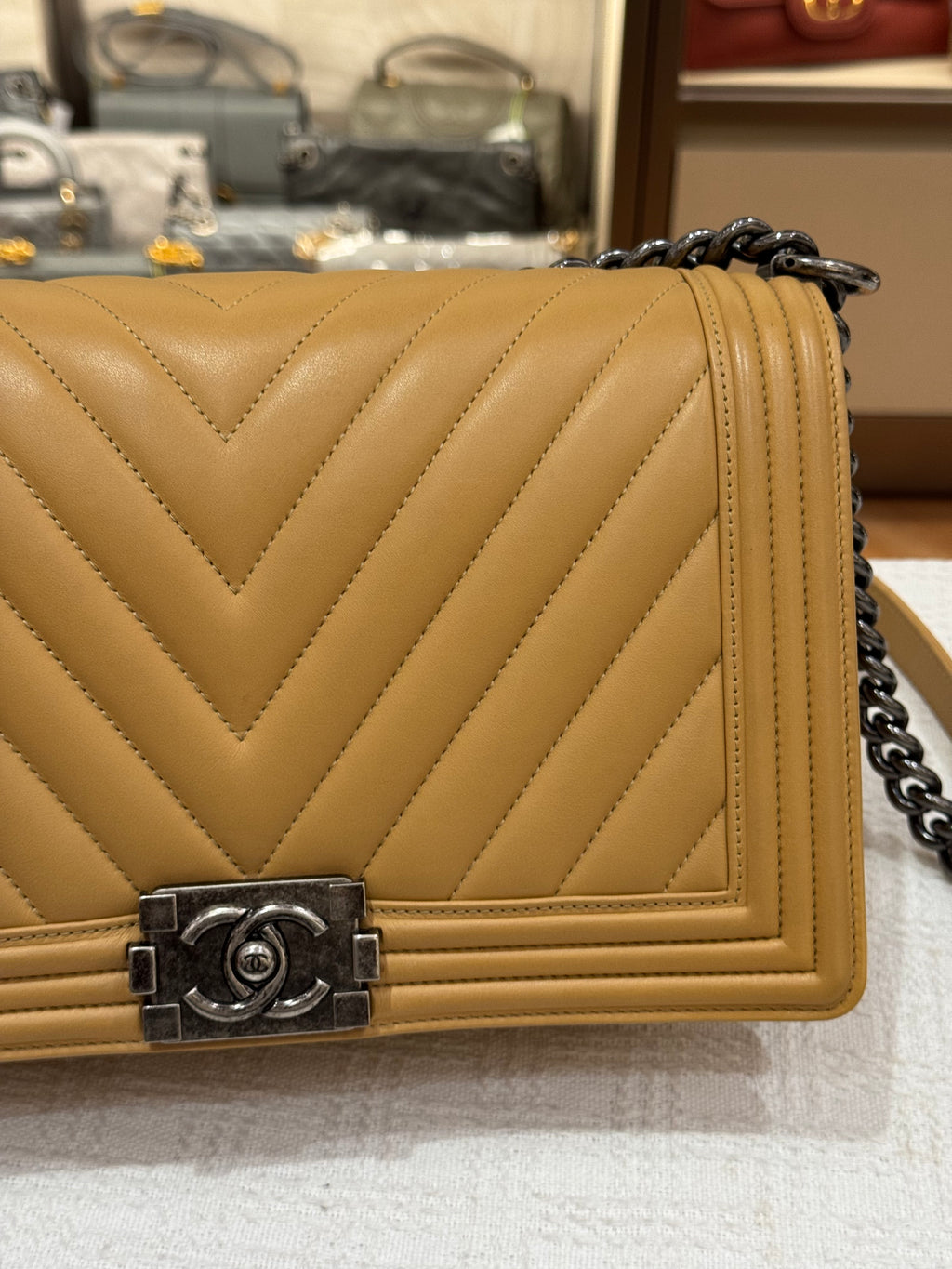 Chanel Boy Chevron Beige