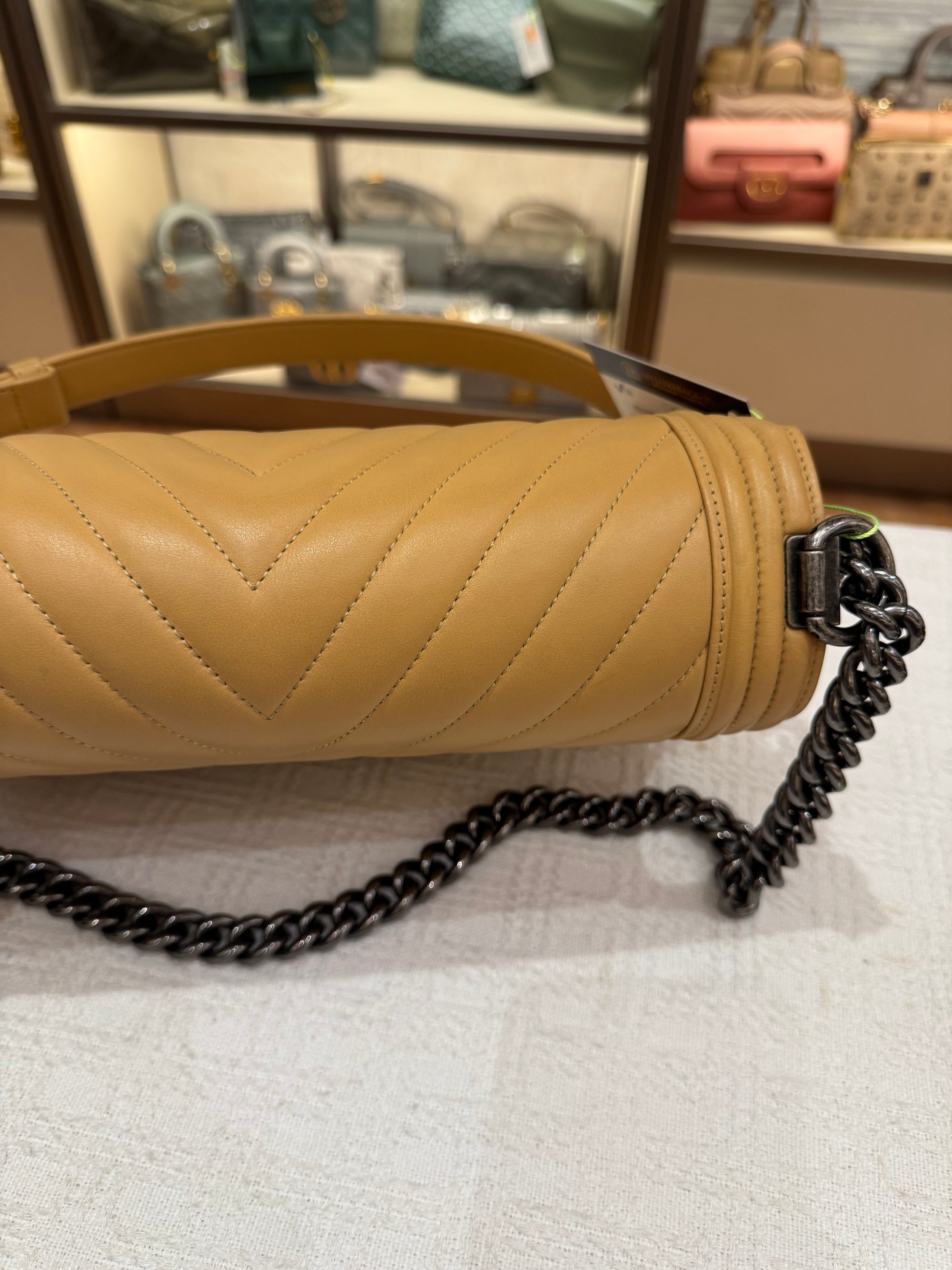 Chanel Boy Chevron Beige