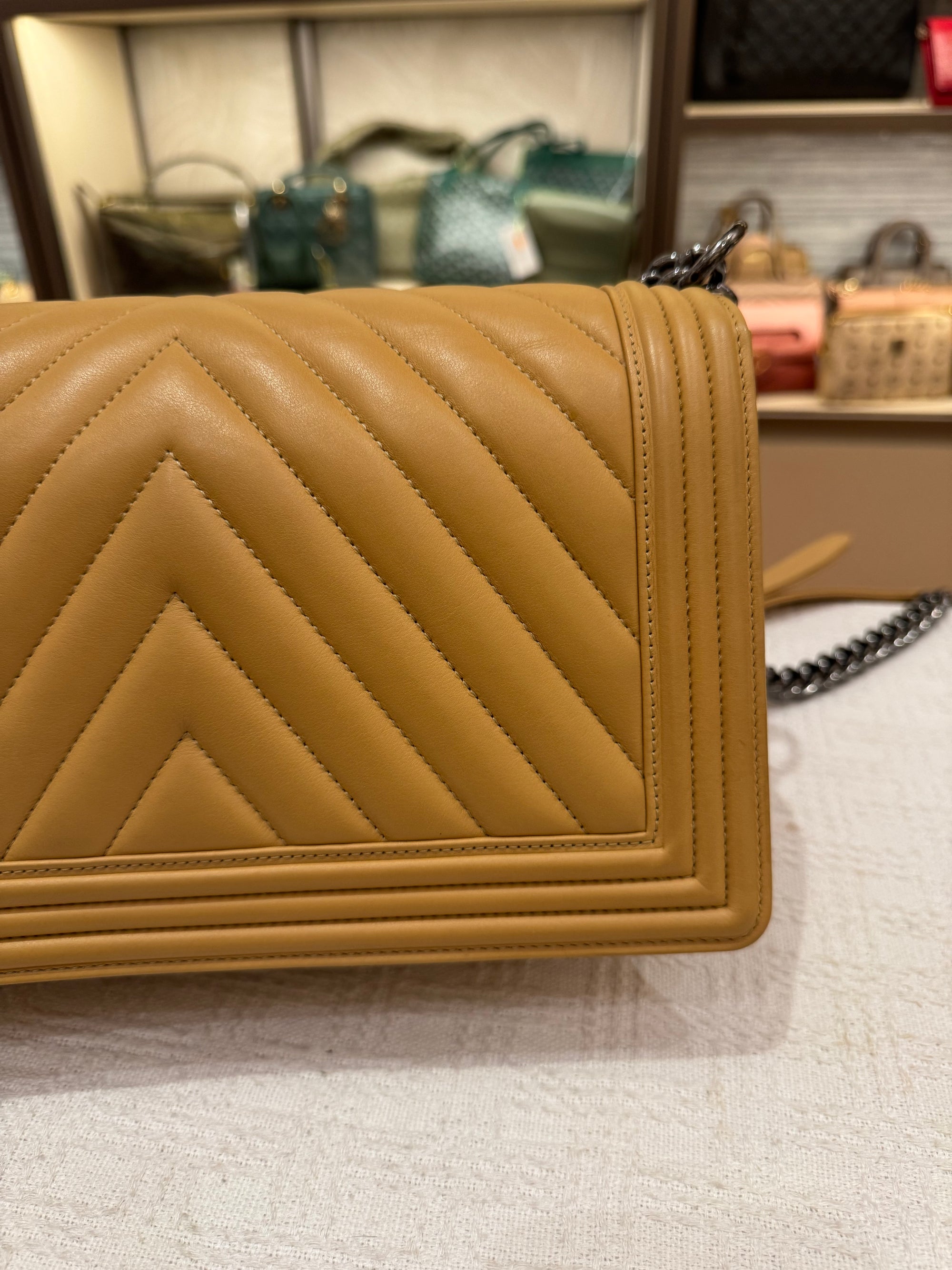 Chanel Boy Chevron Beige