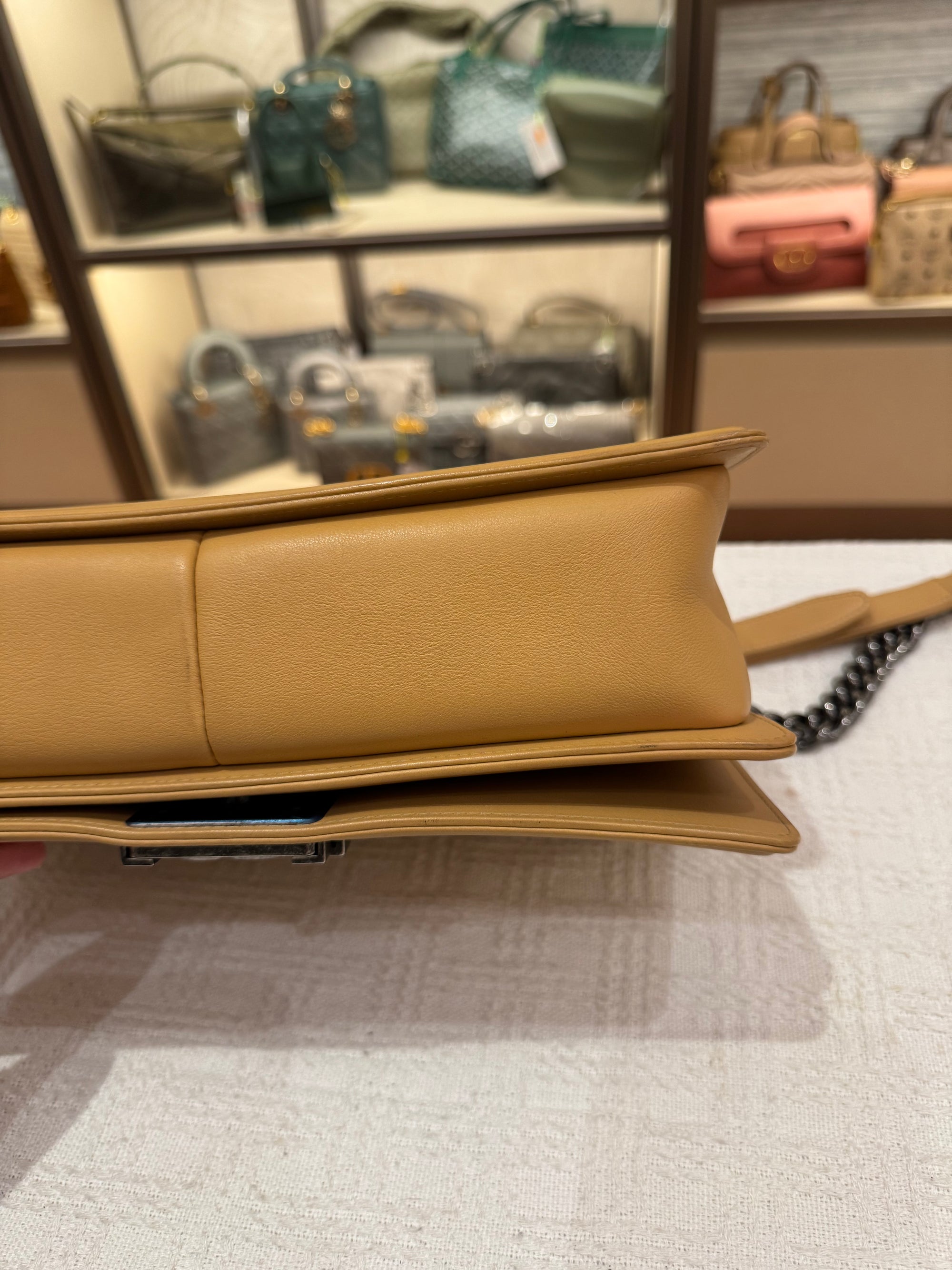 Chanel Boy Chevron Beige