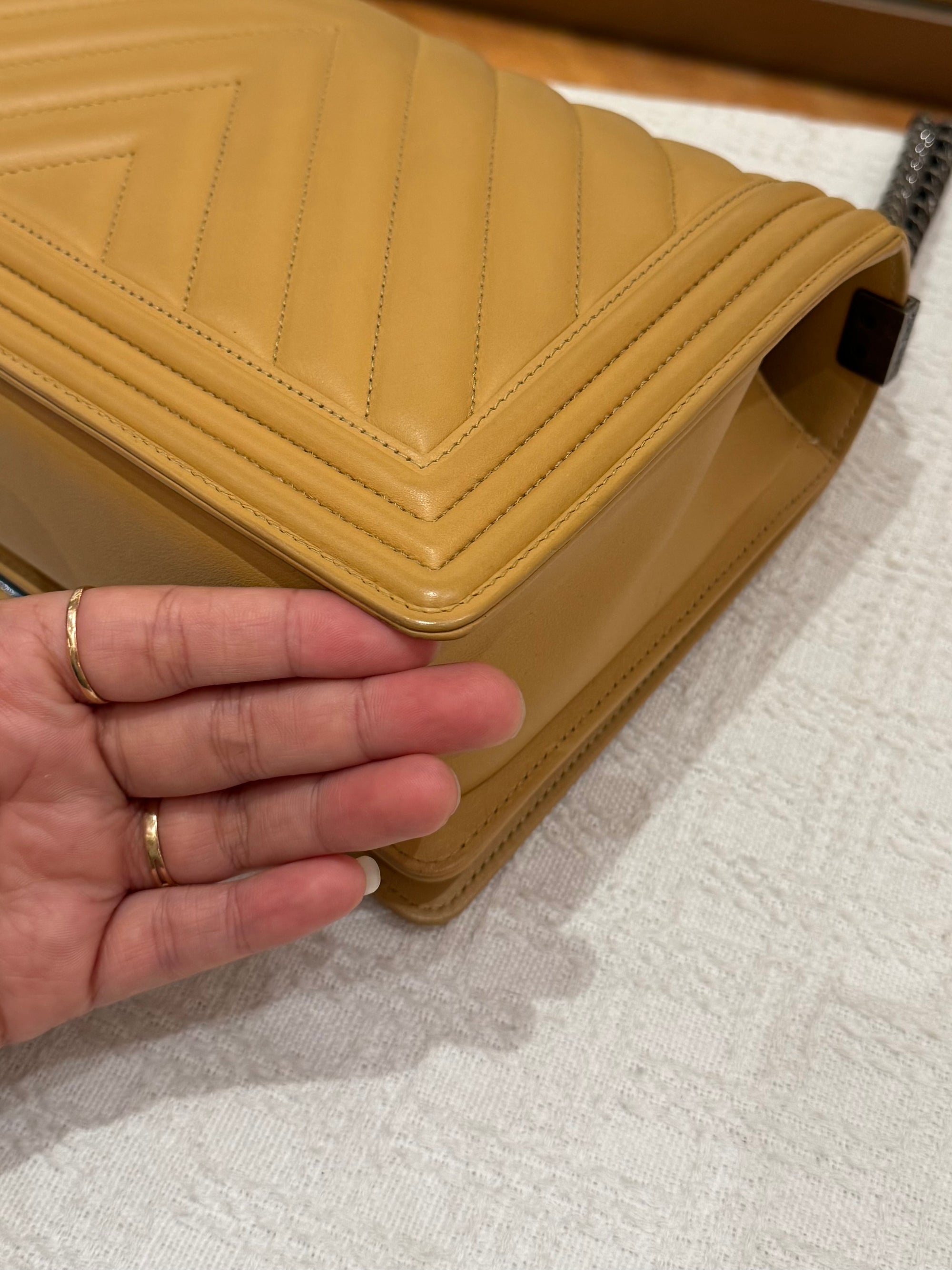 Chanel Boy Chevron Beige