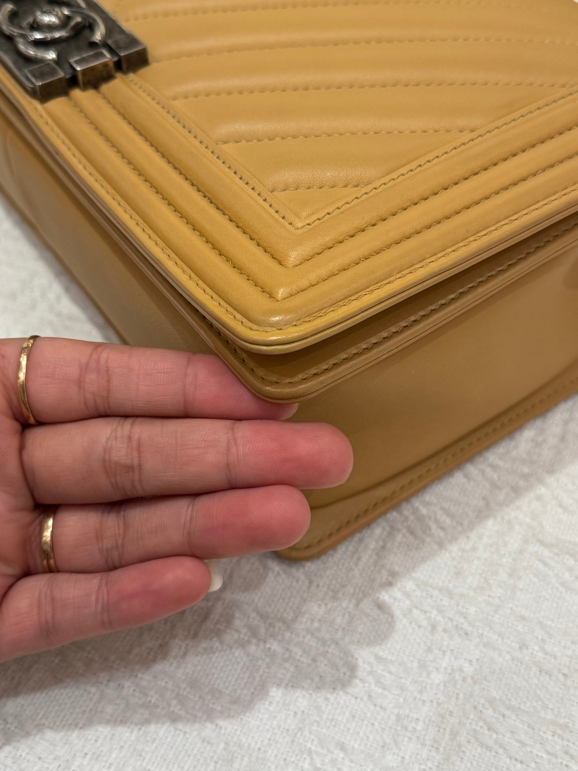 Chanel Boy Chevron Beige