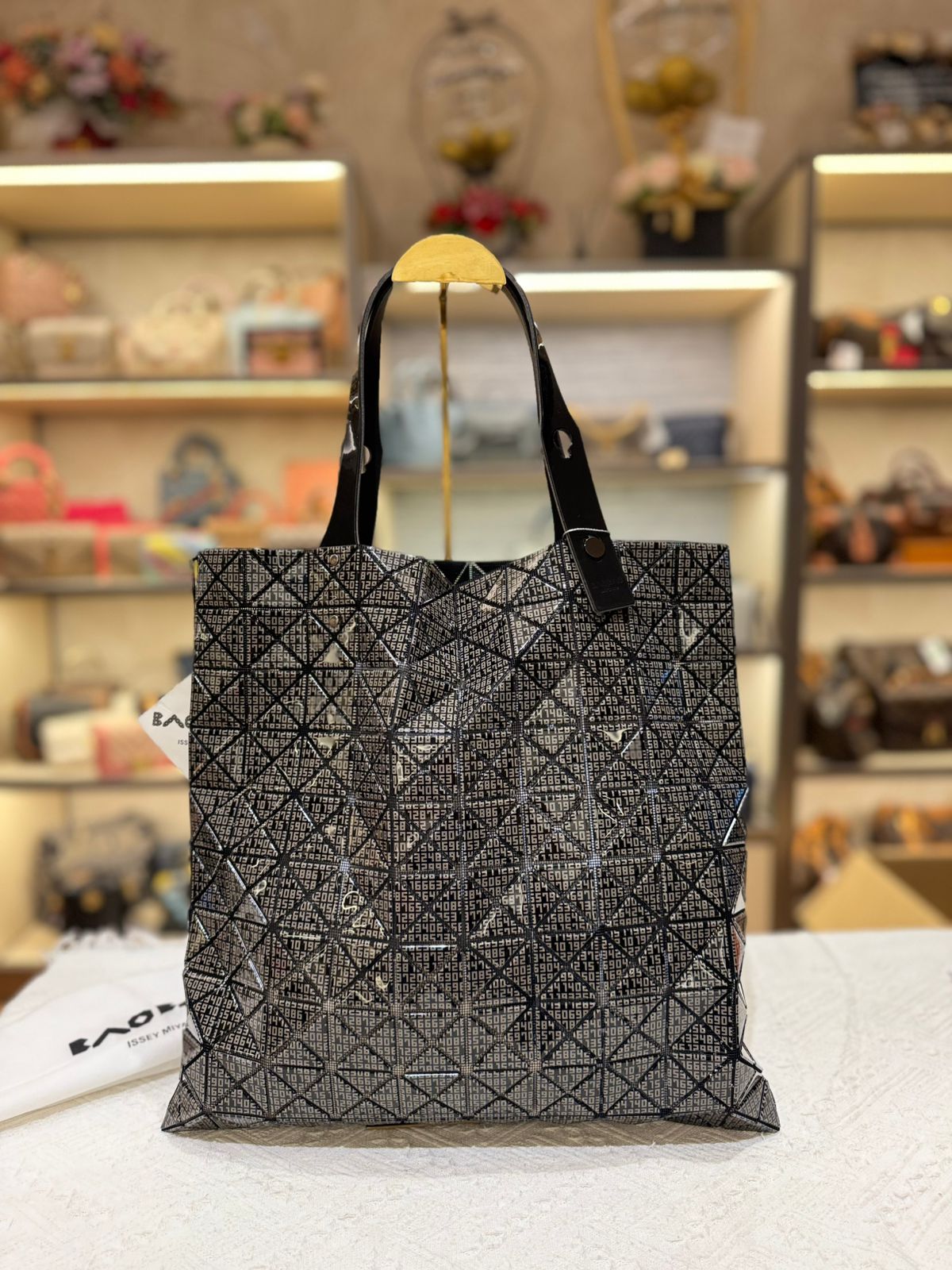 Bao Bao Tote Font Black