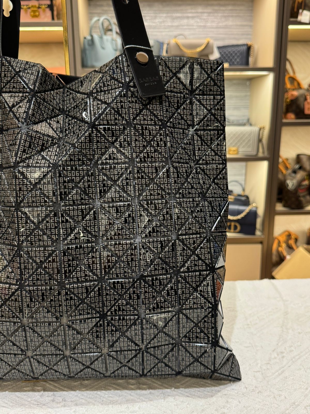 Bao Bao Tote Font Black