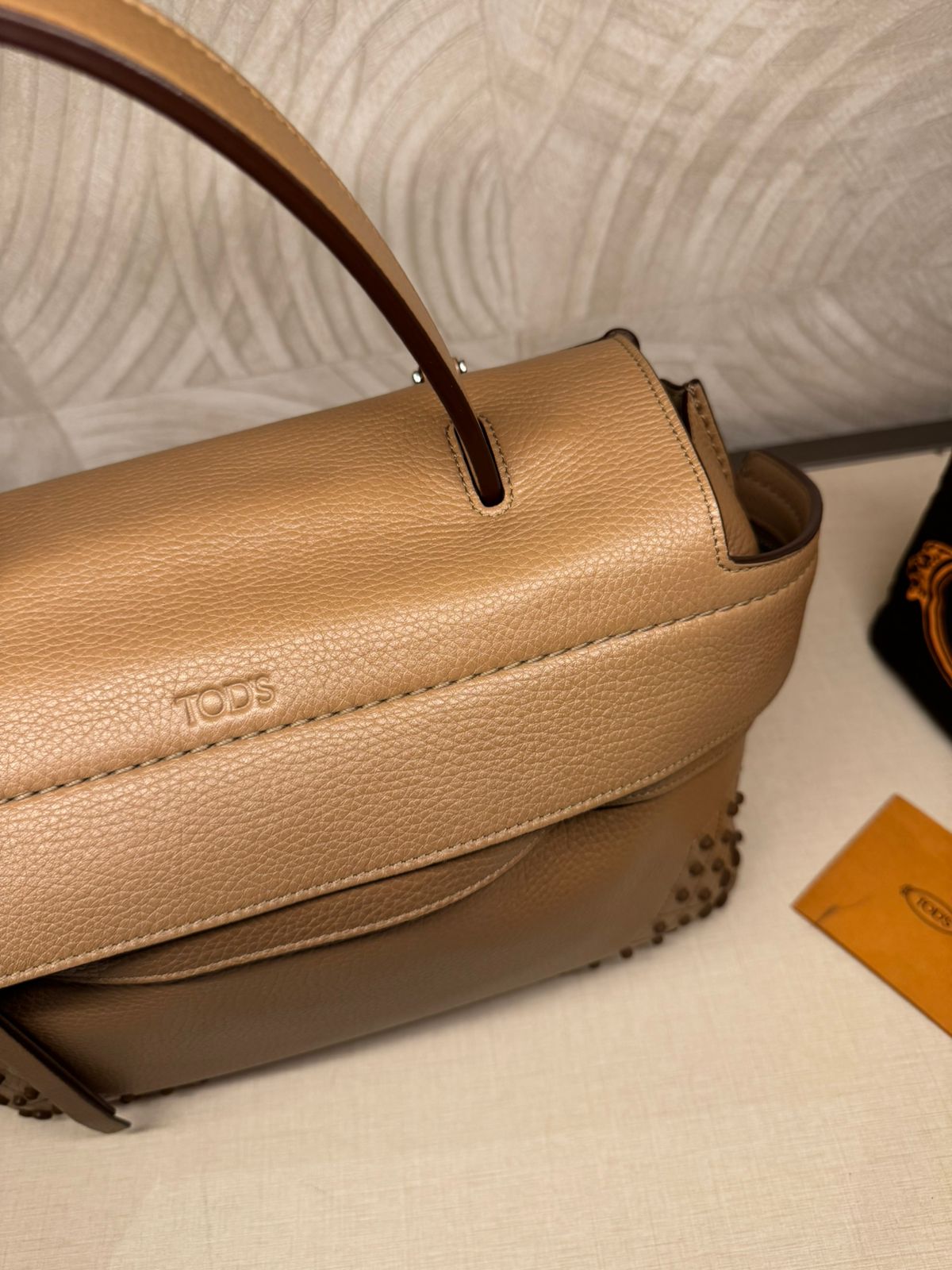 Tods Wave Medium