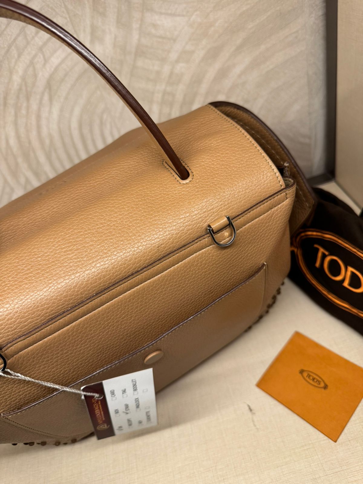 Tods Wave Medium