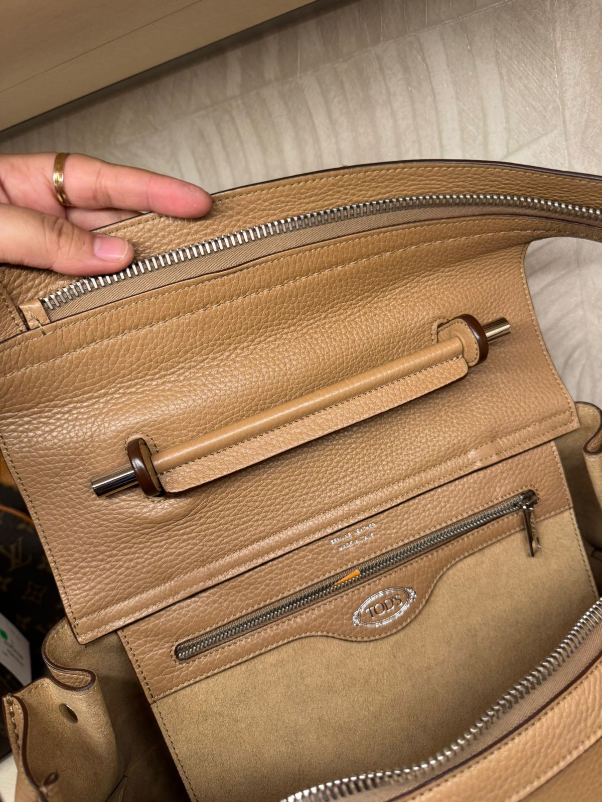 Tods Wave Medium
