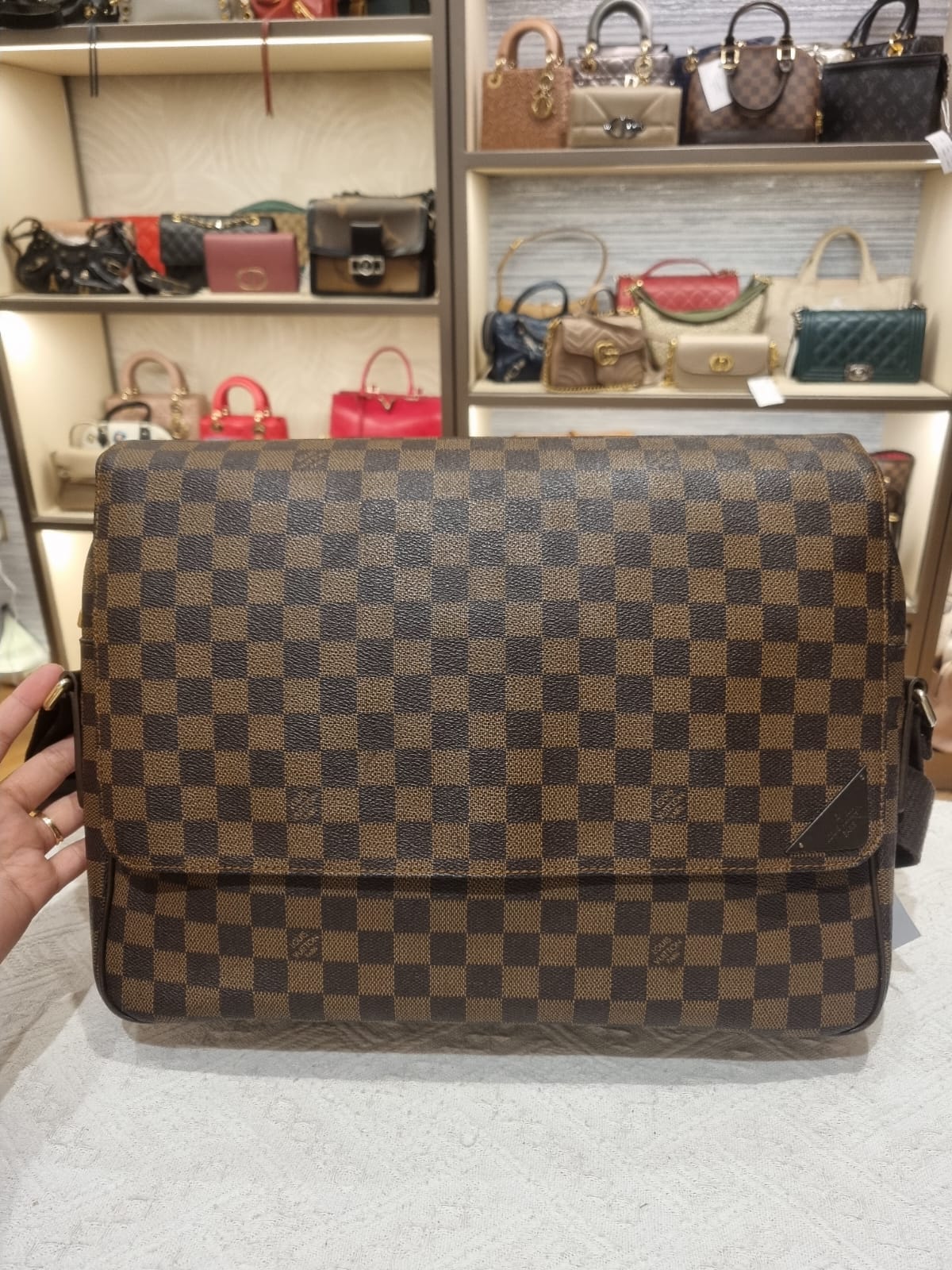 Louis Vuitton Mesenger Dam