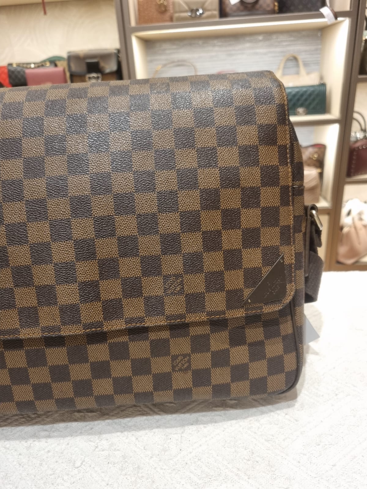 Louis Vuitton Mesenger Dam