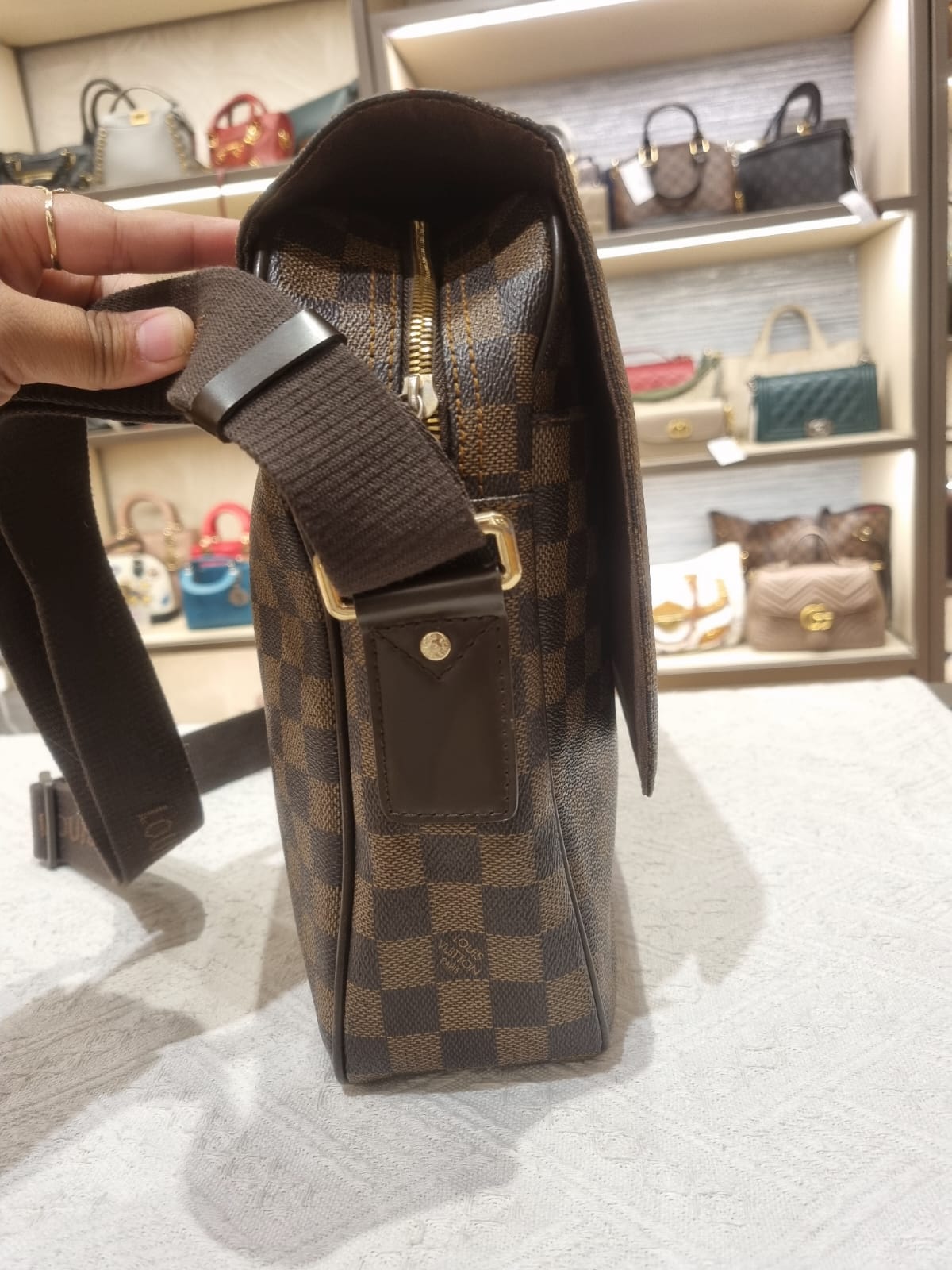 Louis Vuitton Mesenger Dam