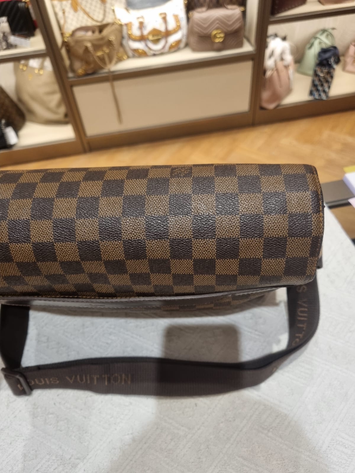 Louis Vuitton Mesenger Dam