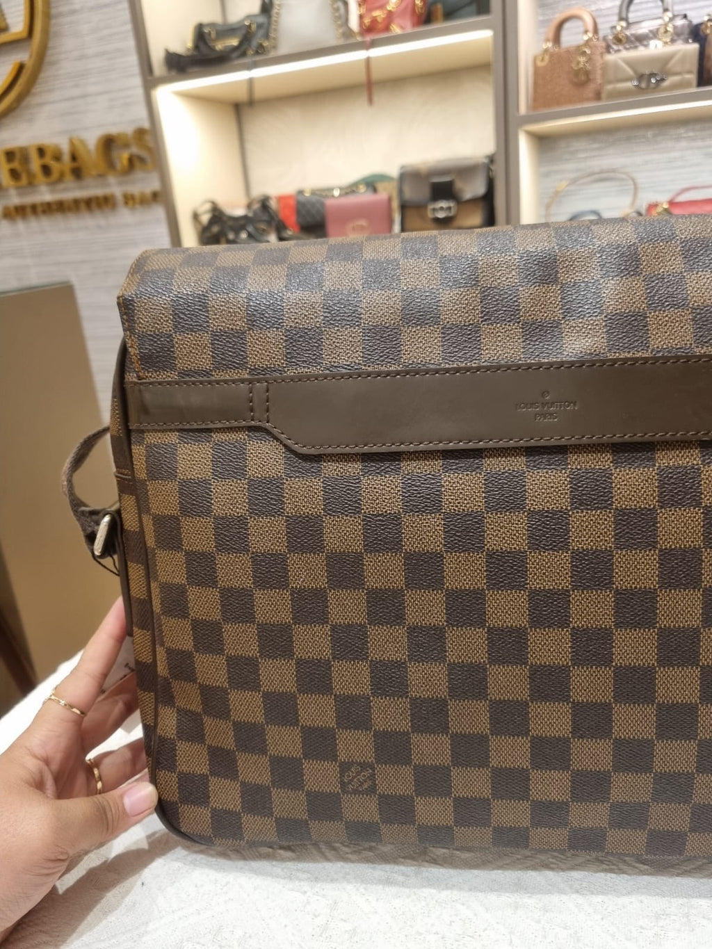 Louis Vuitton Mesenger Dam