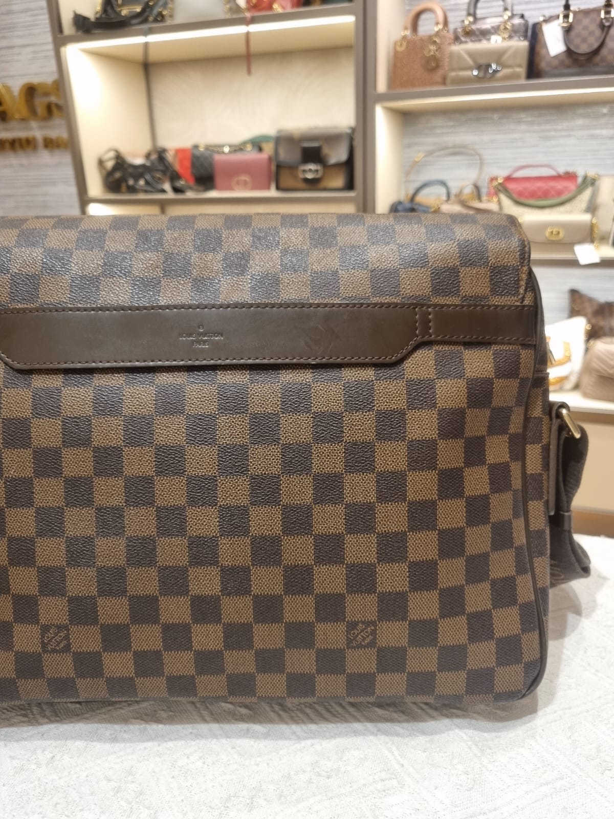 Louis Vuitton Mesenger Dam