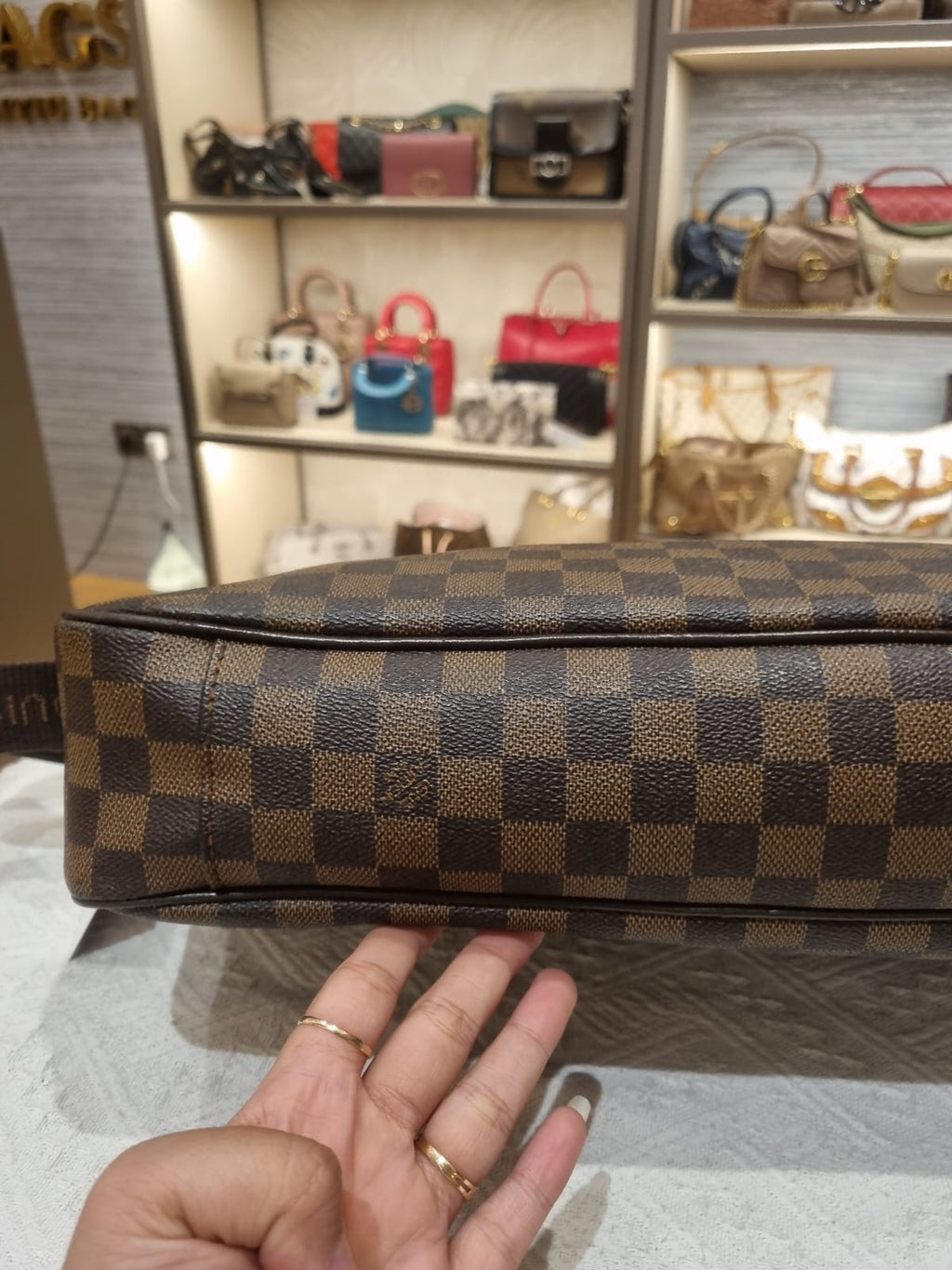 Louis Vuitton Mesenger Dam