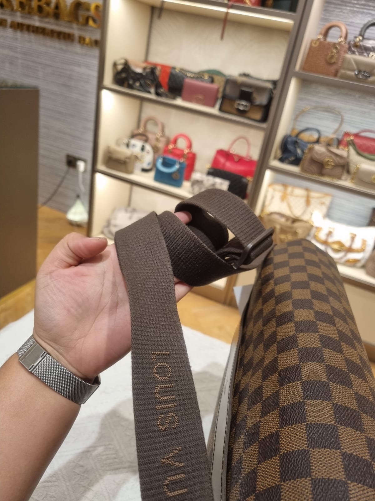 Louis Vuitton Mesenger Dam