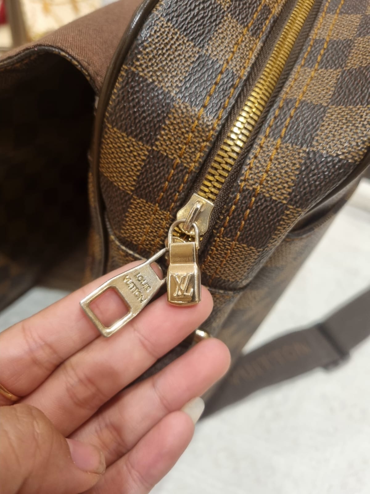 Louis Vuitton Mesenger Dam