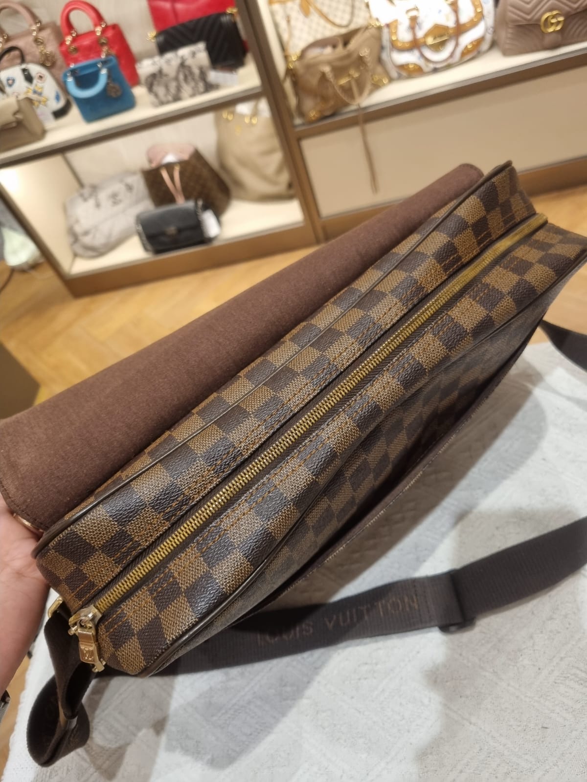 Louis Vuitton Mesenger Dam