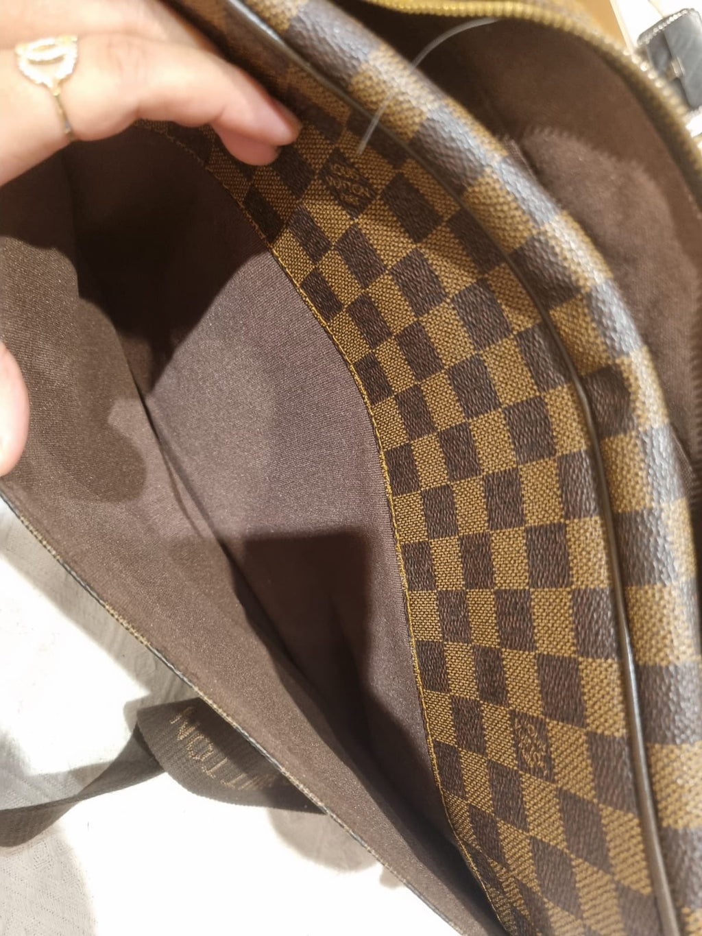 Louis Vuitton Mesenger Dam