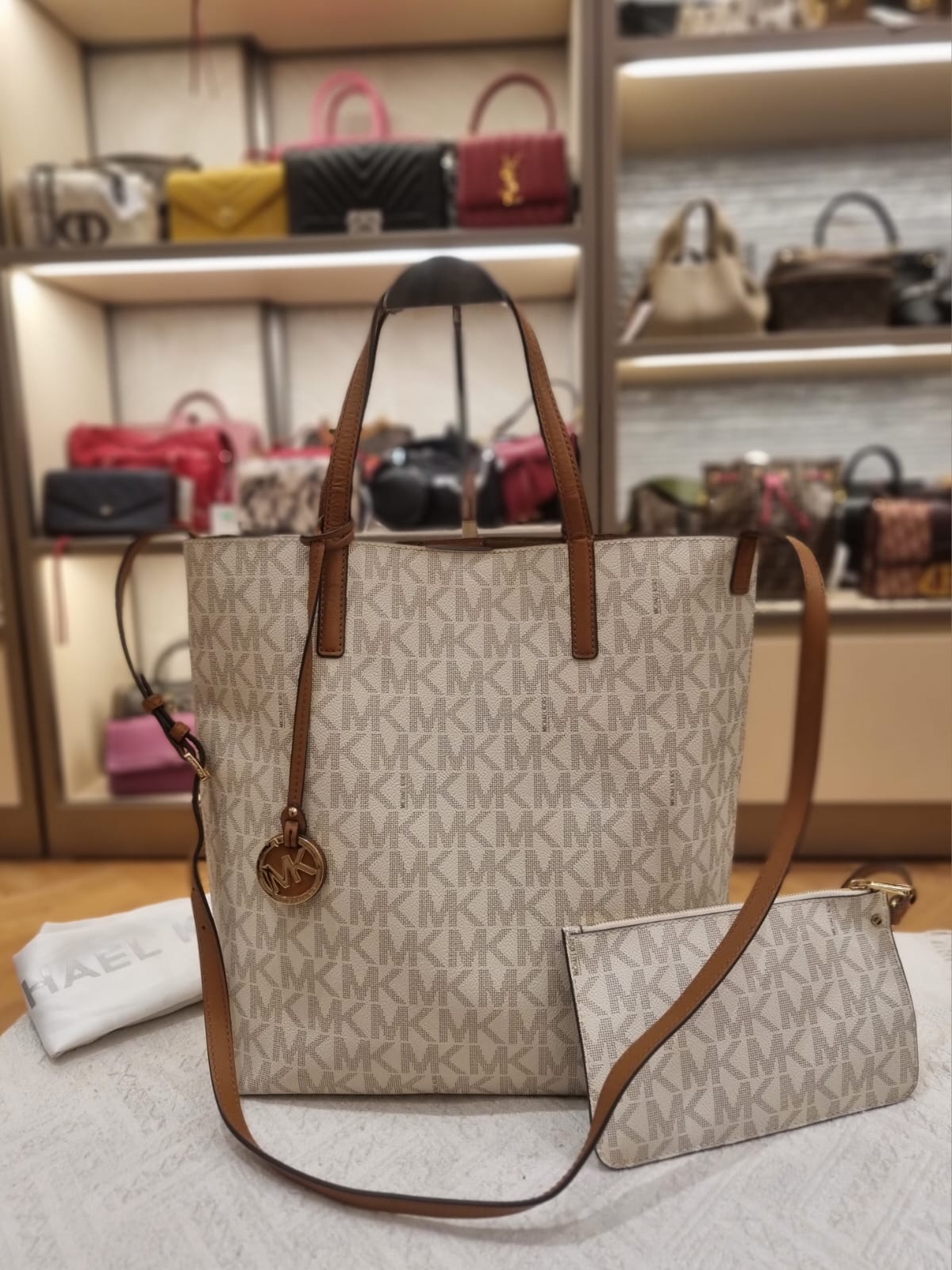 Michael Kors Totebag Vanilla Signature