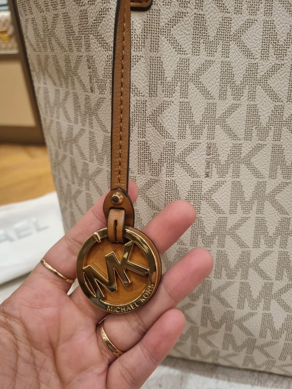 Michael Kors Totebag Vanilla Signature