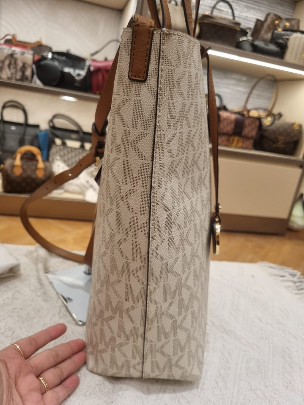 Michael Kors Totebag Vanilla Signature