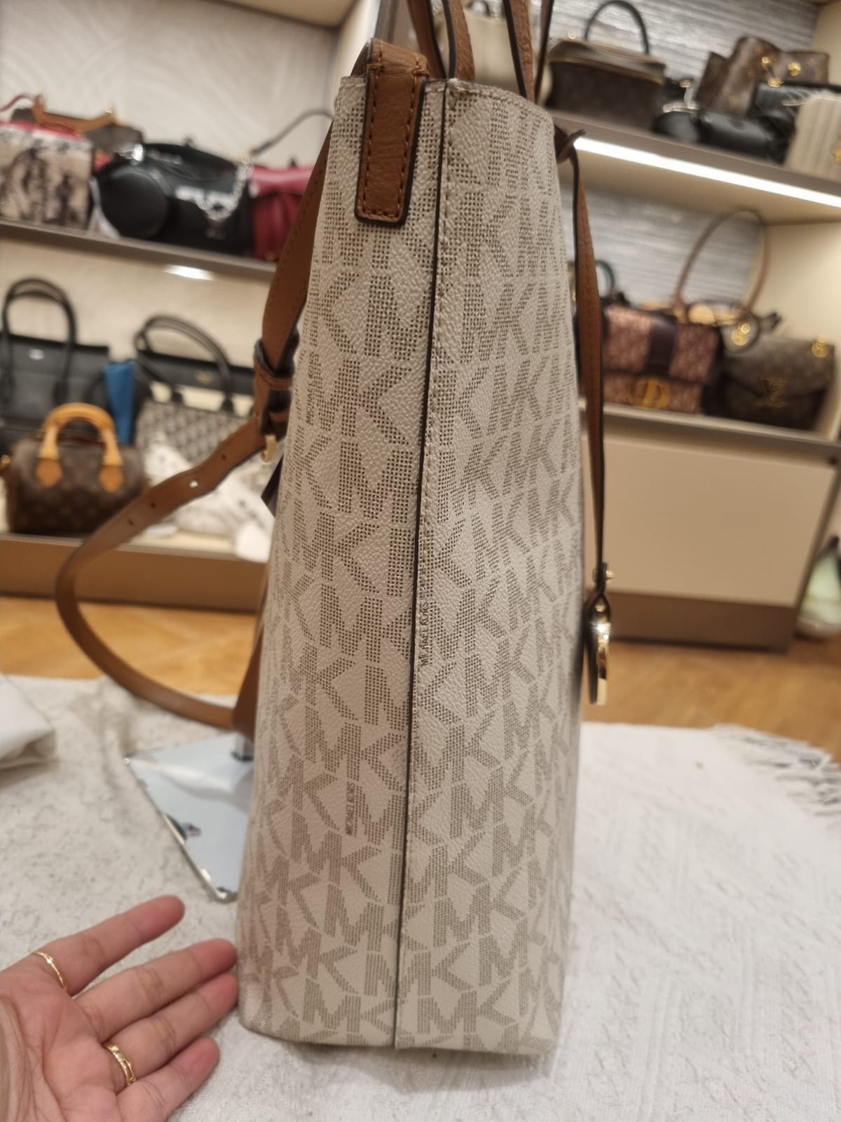 Michael Kors Totebag Vanilla Signature
