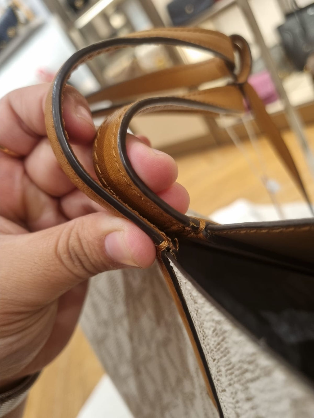 Michael Kors Totebag Vanilla Signature