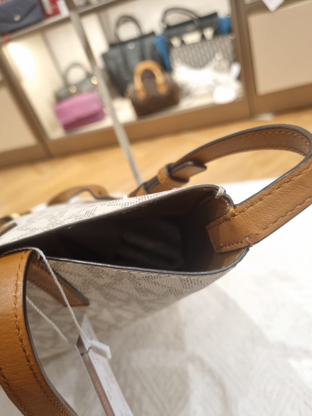 Michael Kors Totebag Vanilla Signature