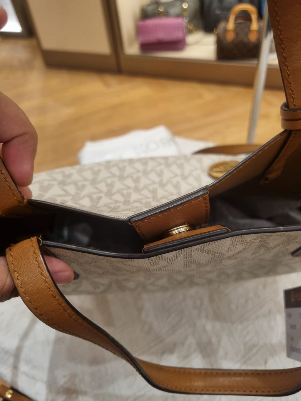 Michael Kors Totebag Vanilla Signature