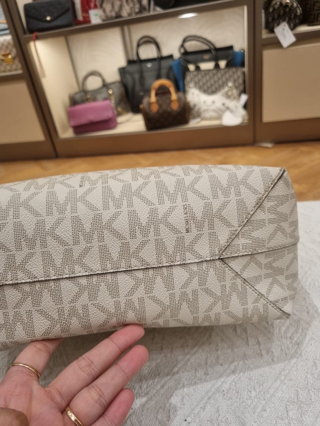 Michael Kors Totebag Vanilla Signature
