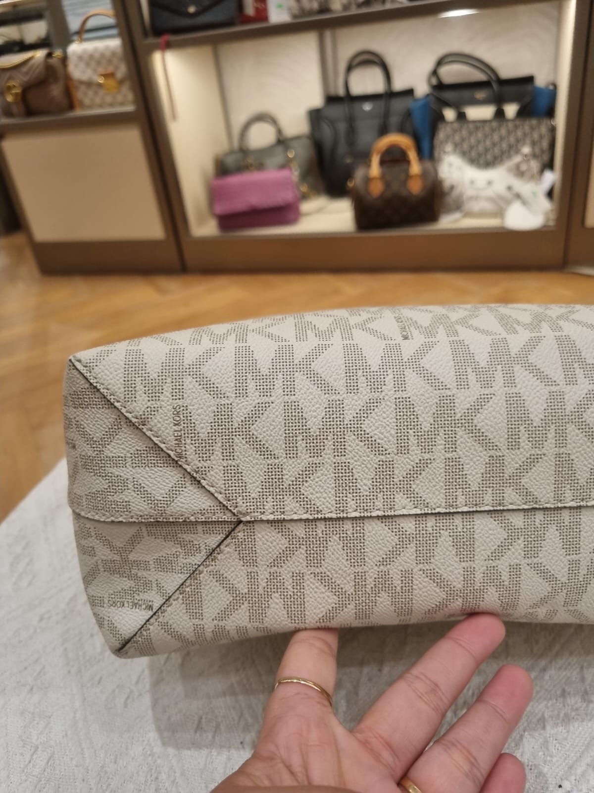 Michael Kors Totebag Vanilla Signature