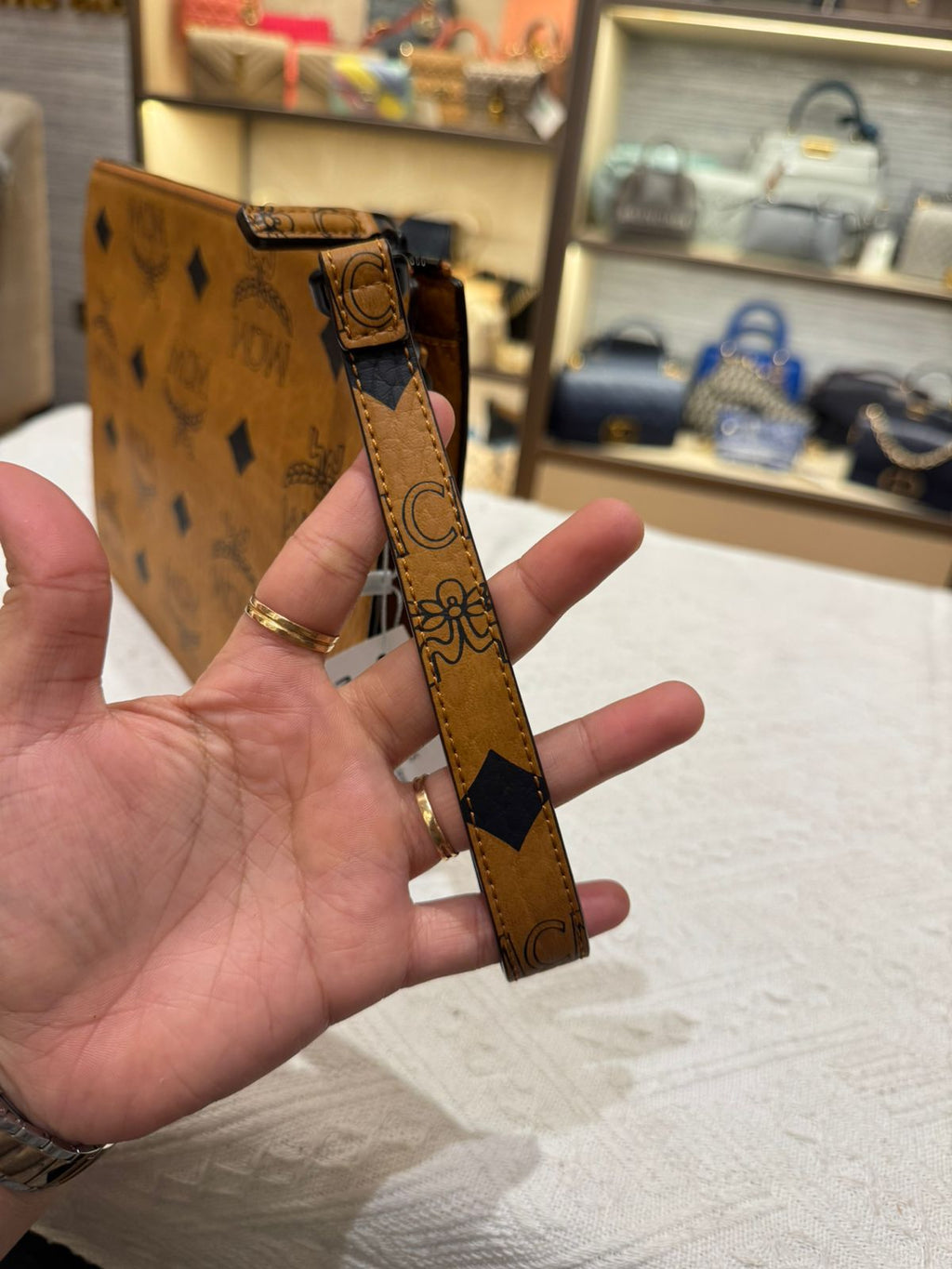 MCM Wrislet Cognac