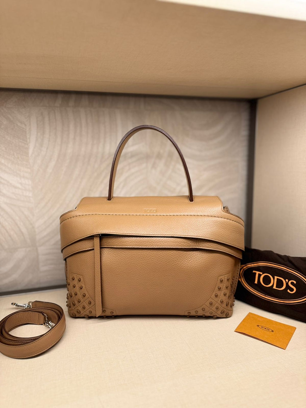 Tods Wave Medium