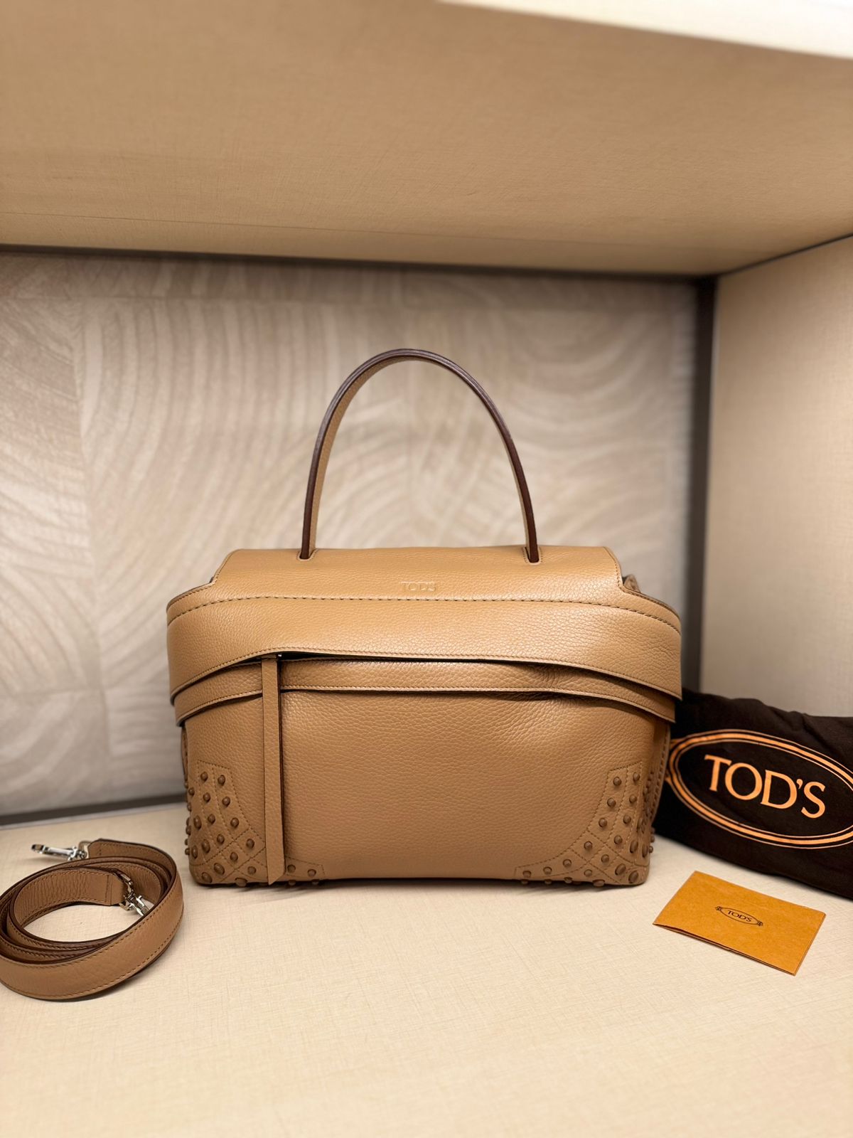 Tods Wave Medium