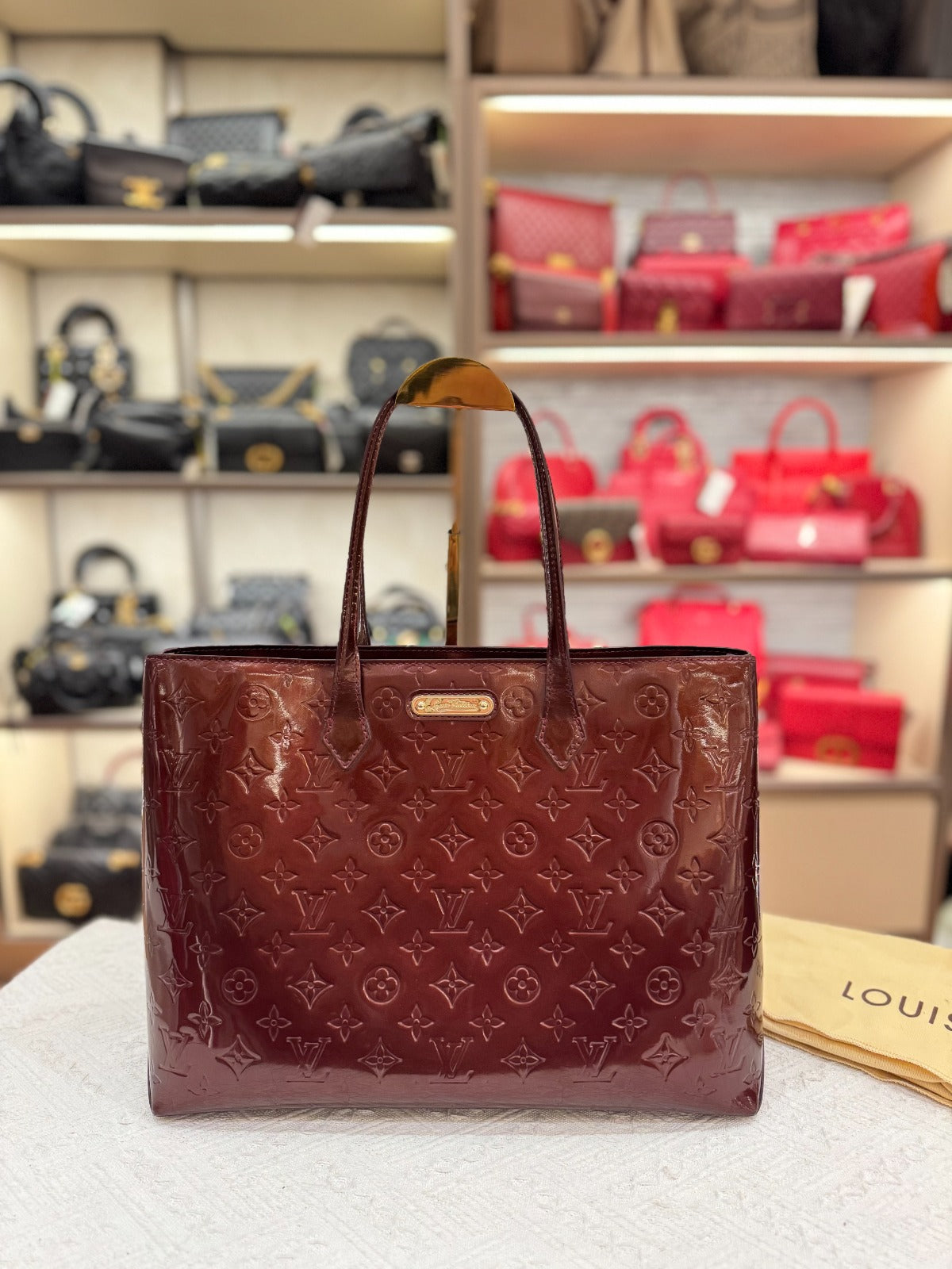 Louis Vuitton Wilshire Vernis Monogram Rouge